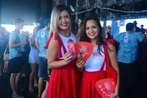 Promotoras para entrega de abanadores no seu evento de carnaval em Recife